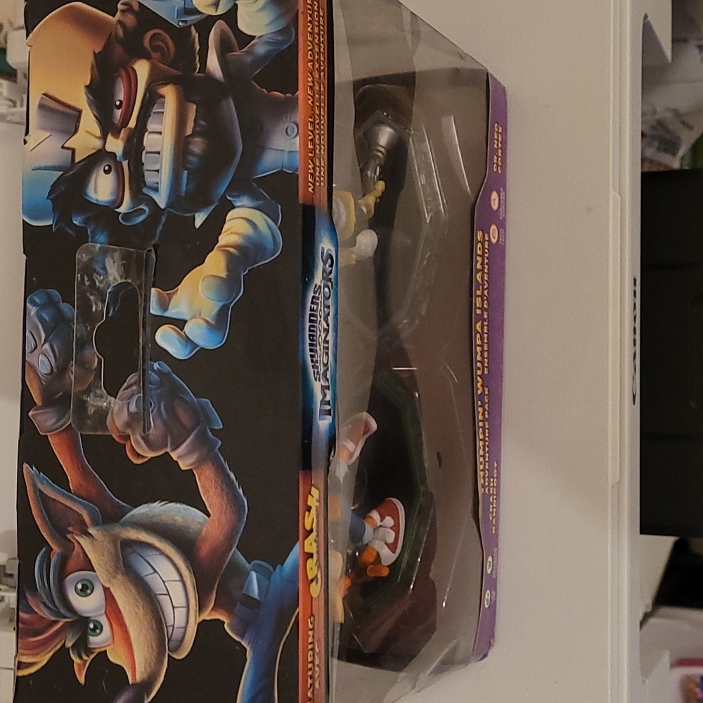 Collectable /Figures - Picture 2 of 4